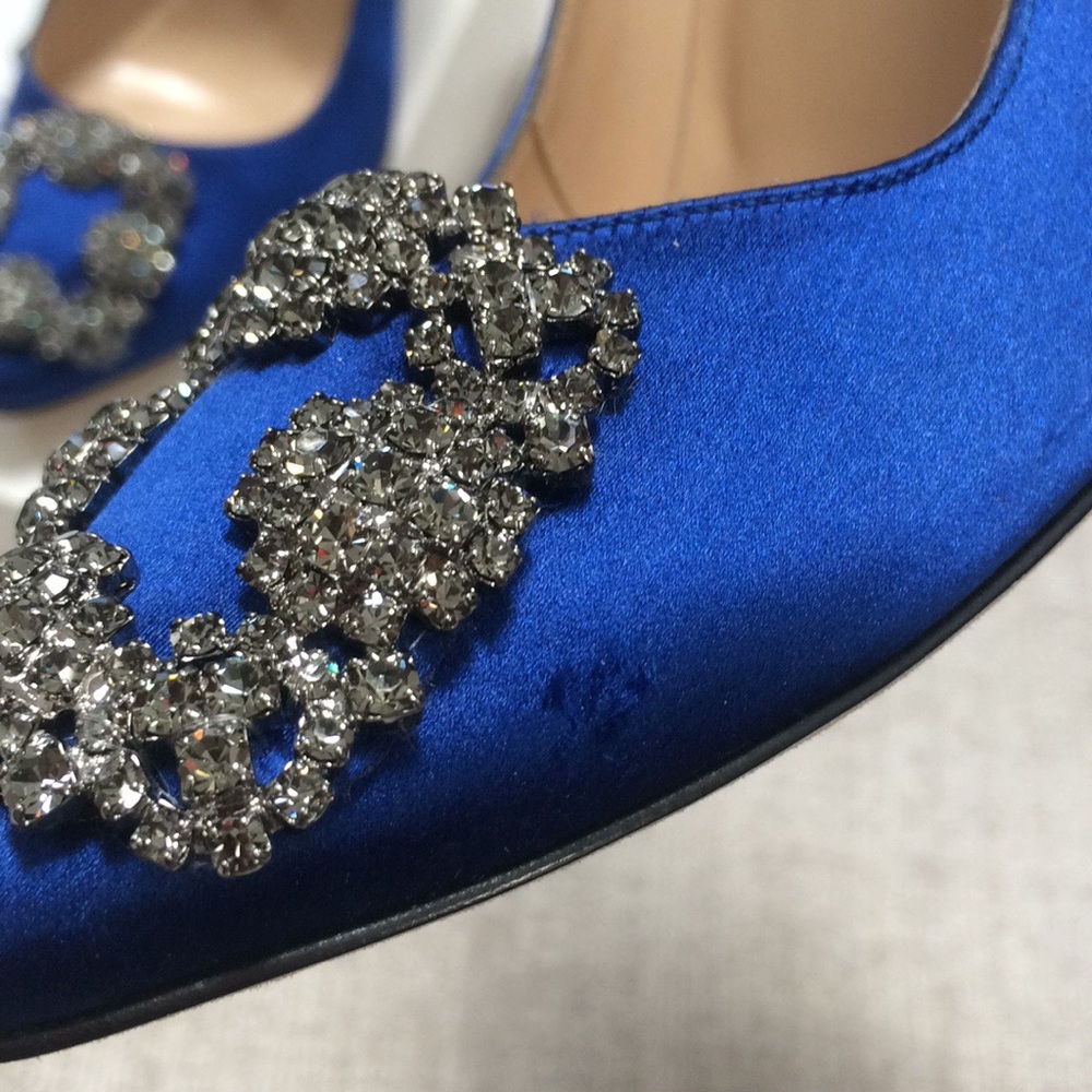 New blue Manolo Blahnik Hangisi pump, size 7 - Picture 8 of 8